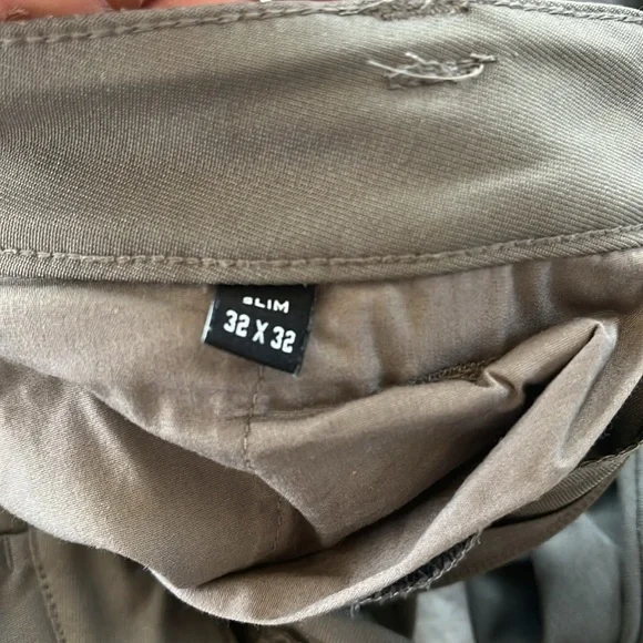 2 pairs of Men’s Cuts pants - Picture 5 of 10